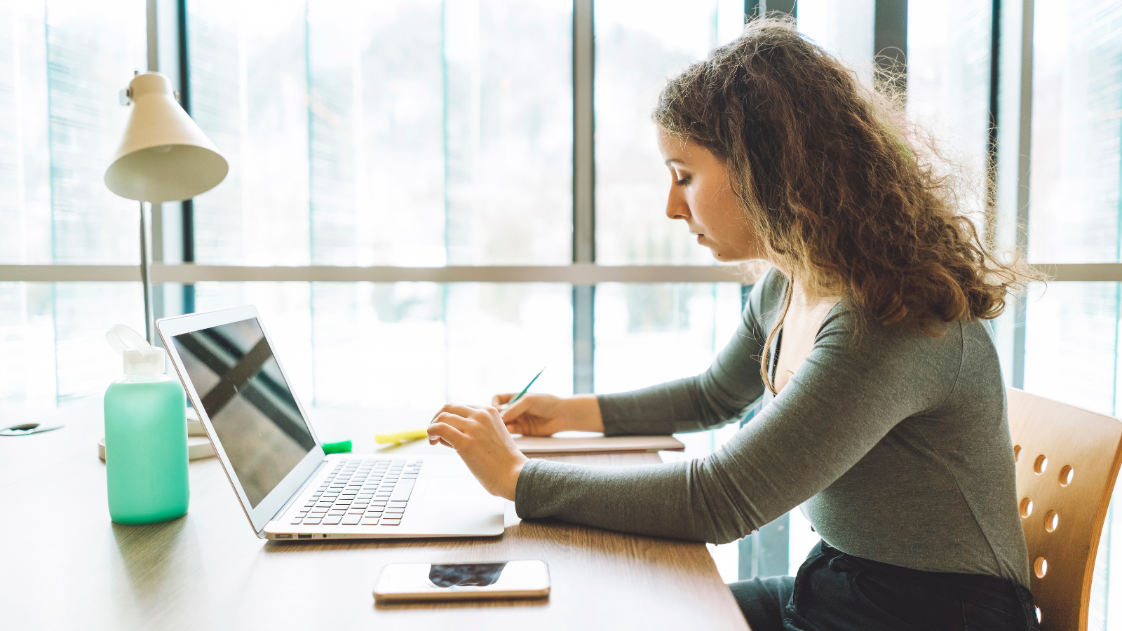 Dịch vụ viết luận văn online chuyên nghiệp của MBA88, đảm bảo chất lượng và sự hỗ trợ tận tình