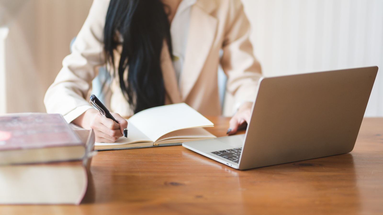 Dịch vụ viết luận văn online theo yêu cầu tại MBA88, tiện lợi và hiệu quả, giúp bạn hoàn thành luận văn đúng yêu cầu