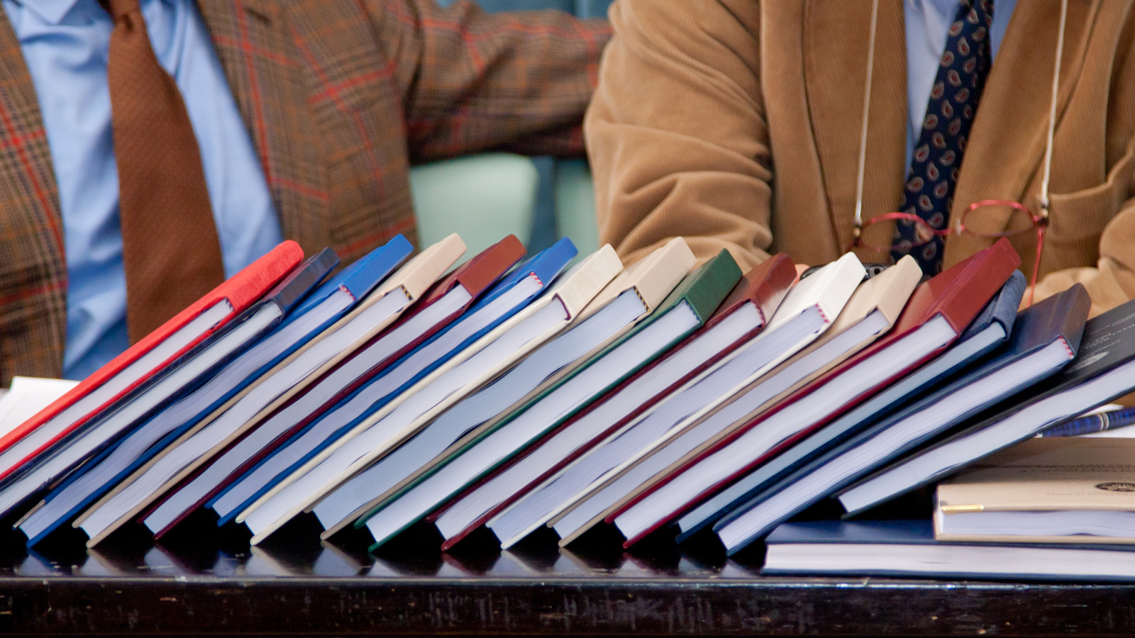 Danh sách các ưu điểm của dịch vụ viết luận văn thạc sĩ trọn gói tại MBA88 như giao đúng hạn, viết đúng chuẩn học thuật, hỗ trợ chỉnh sửa miễn phí và có file gốc