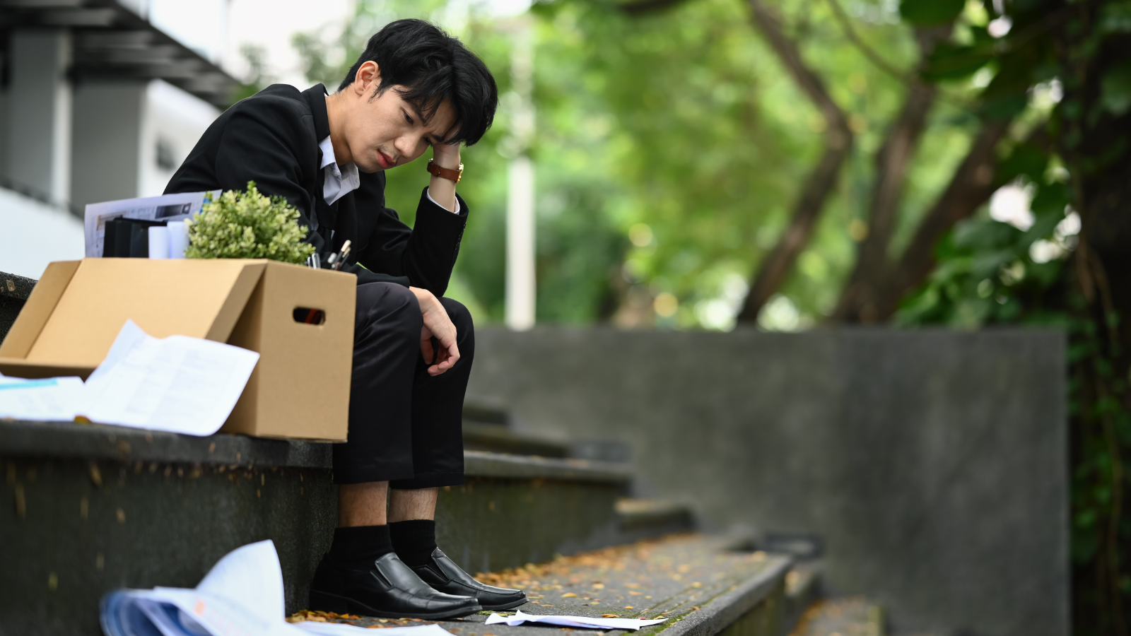 Hộp thoại hỏi đáp về các thắc mắc liên quan đến rớt khóa luận tốt nghiệp của sinh viên