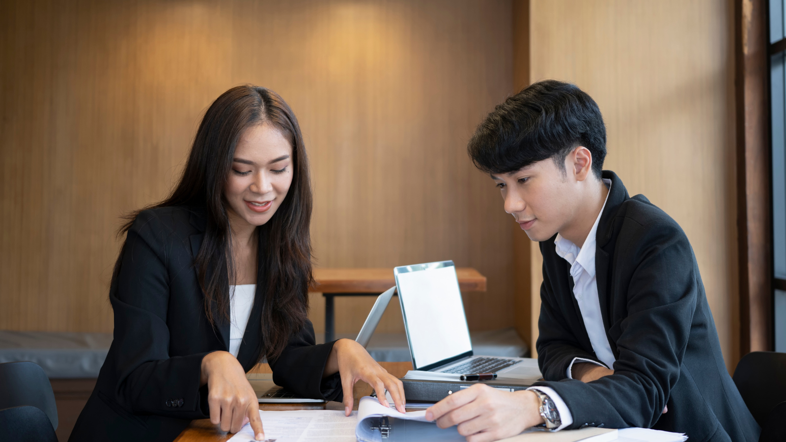 Các lợi ích nổi bật khi sử dụng dịch vụ viết báo cáo thực tập chất lượng cao tại MBA88, giúp sinh viên tiết kiệm thời gian và đạt kết quả tốt