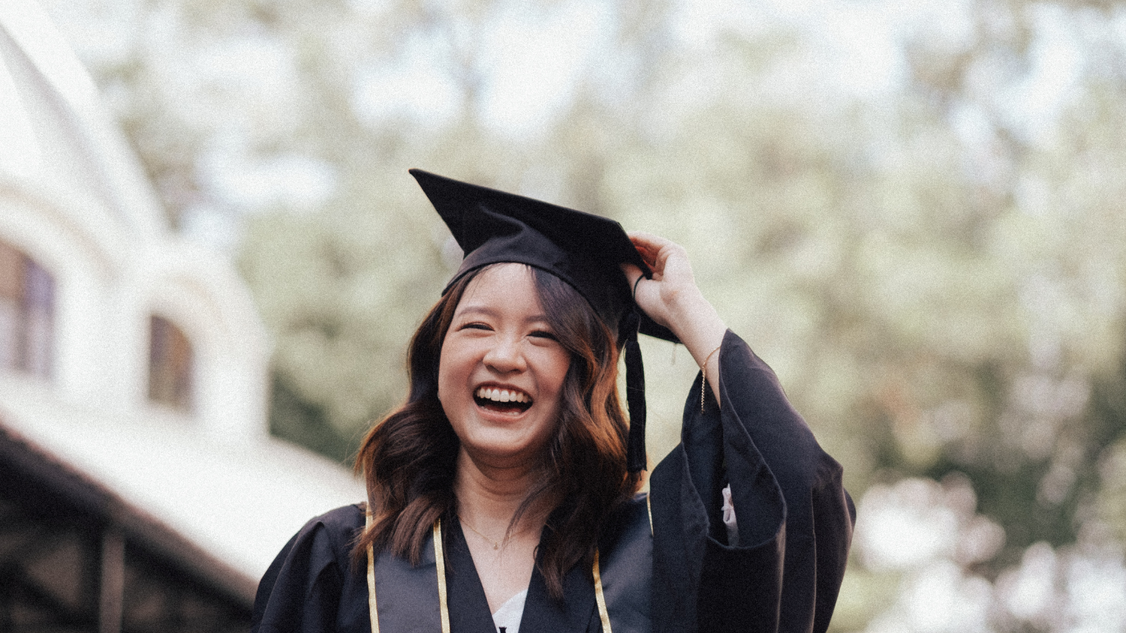 Các lưu ý khi viết khóa luận tốt nghiệp FTU như trình bày đúng cấu trúc, trích dẫn chuẩn, tránh đạo văn và kiểm tra kỹ trước khi nộp